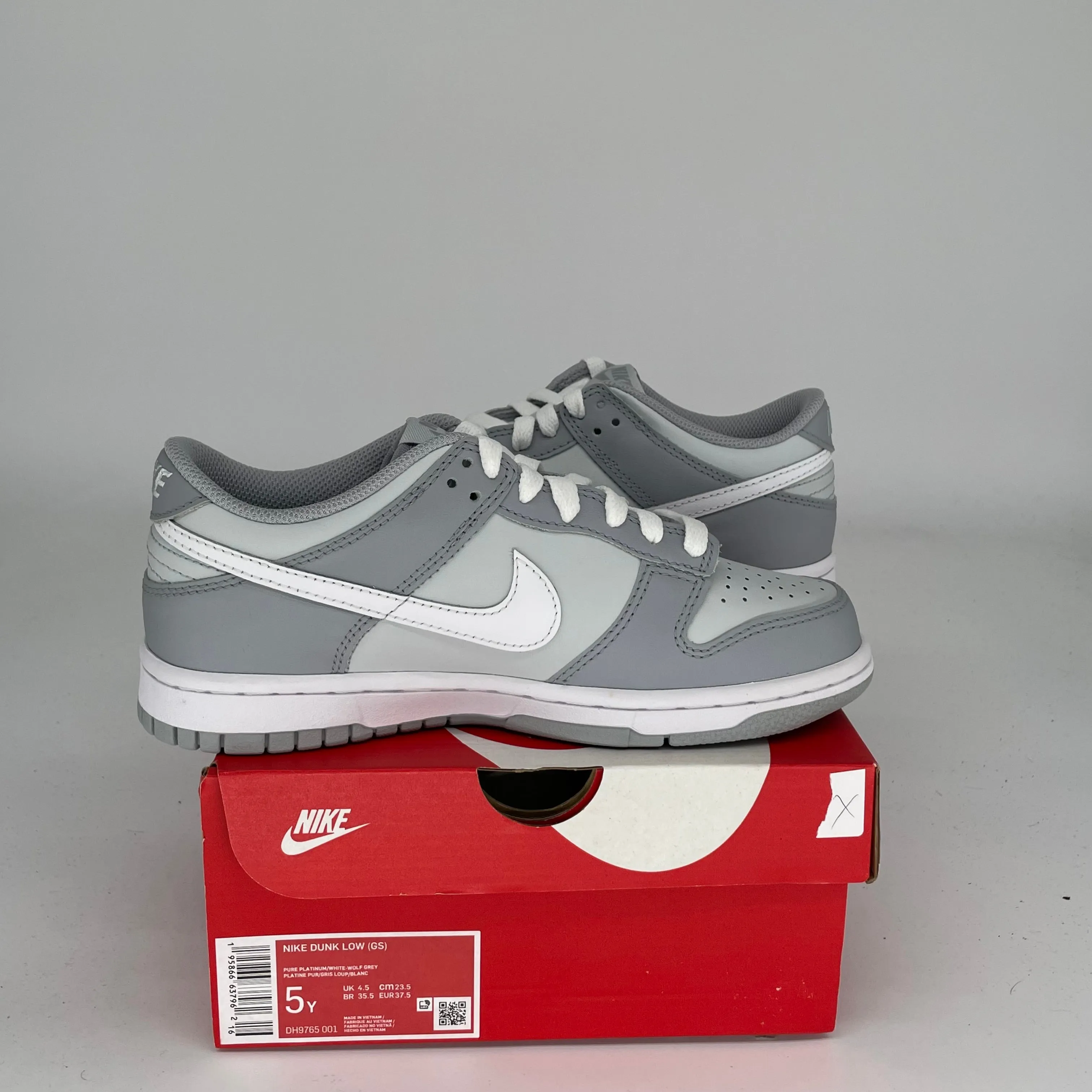 NIKE DUNK LOW TWO TONED GREY SIZE 5Y DH9765-001