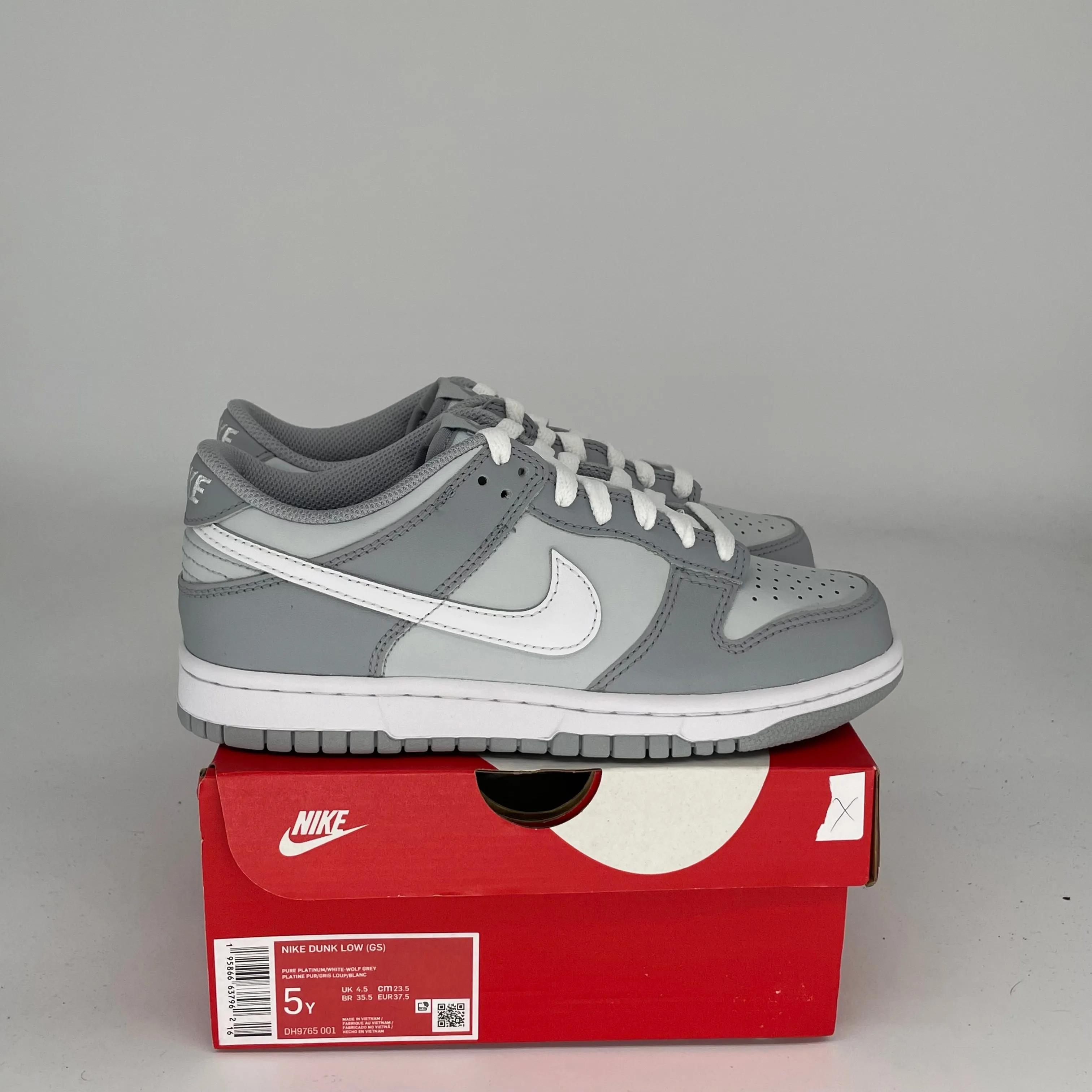 NIKE DUNK LOW TWO TONED GREY SIZE 5Y DH9765-001