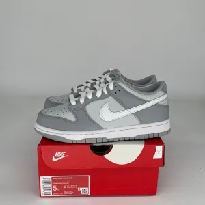 NIKE DUNK LOW TWO TONED GREY SIZE 5Y DH9765-001