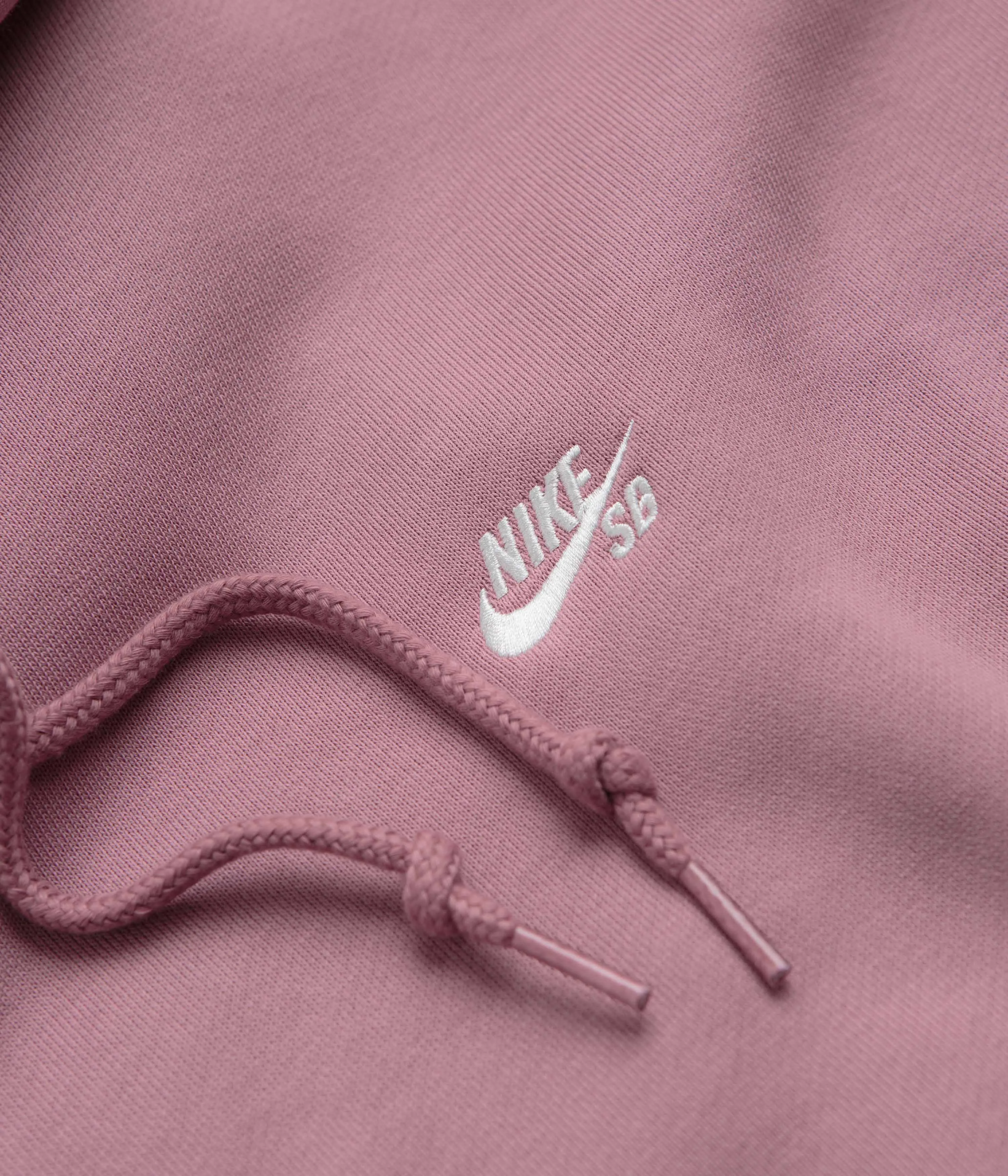 Nike SB Essential Small Logo Hoodie - Plum Dust / White Nike SB Clothing