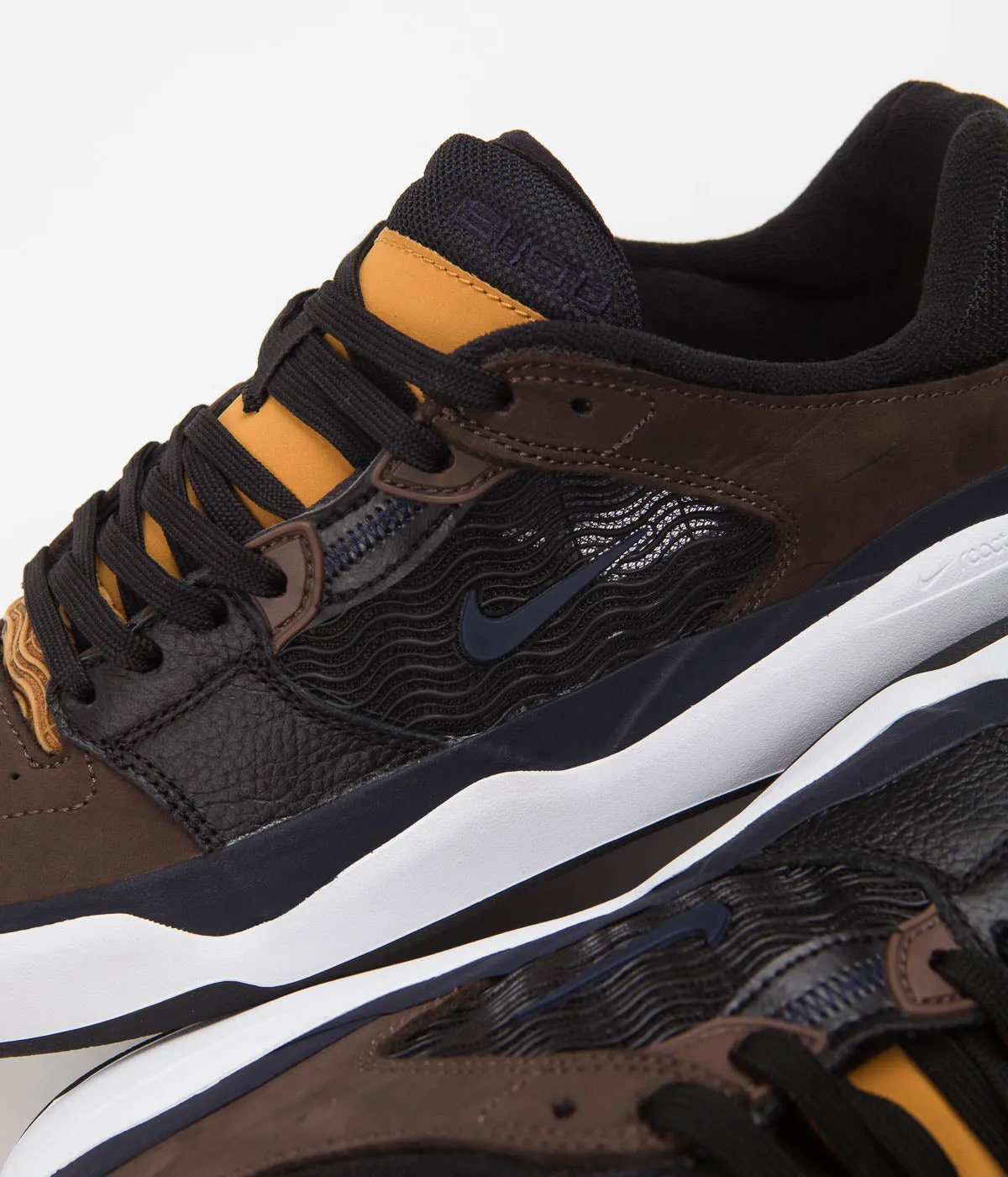 Nike SB Ishod Premium Shoes - Baroque Brown / Obsidian - Black Nike SB Clothing