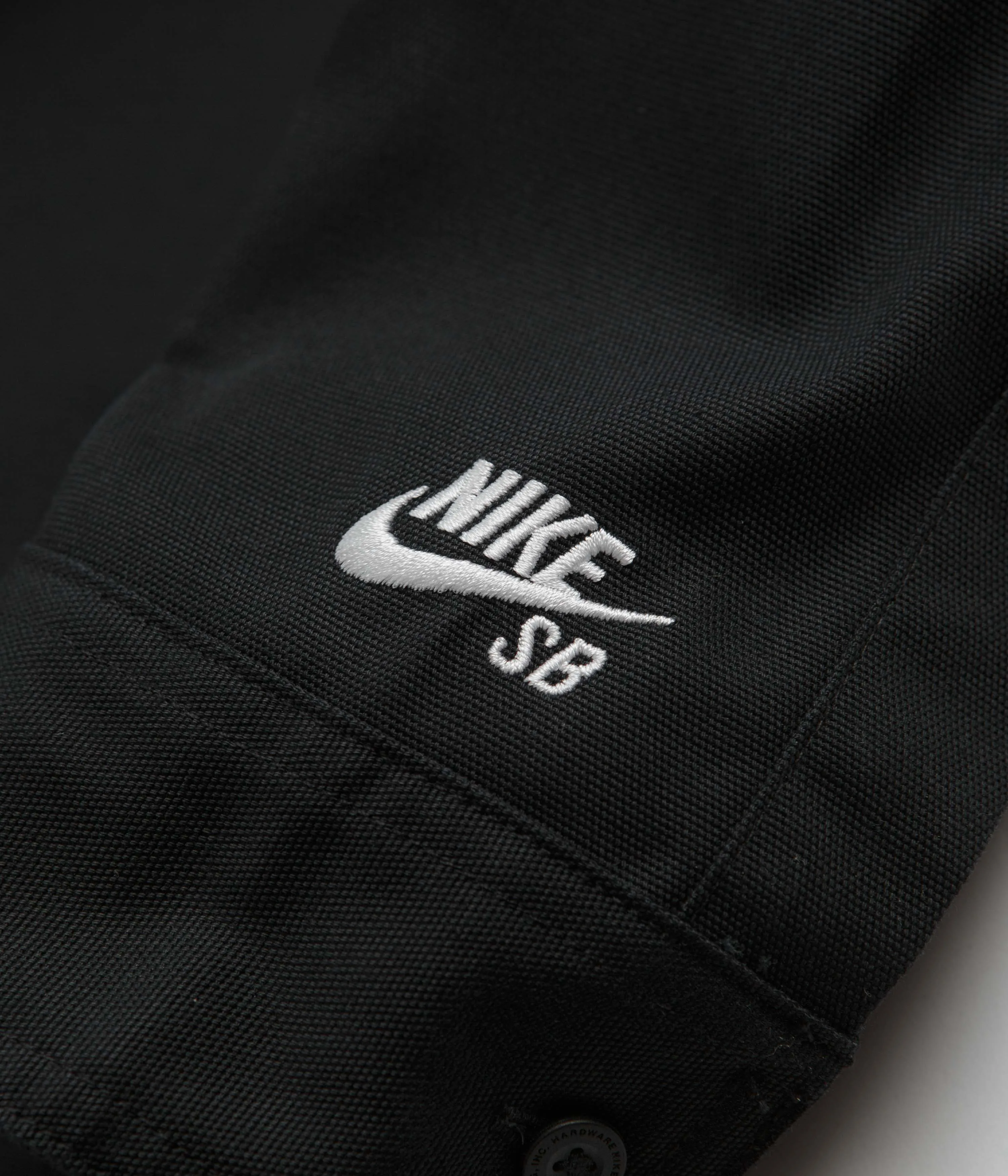 Nike SB New Essential Woven Shirt - Black / White Nike SB Clothing