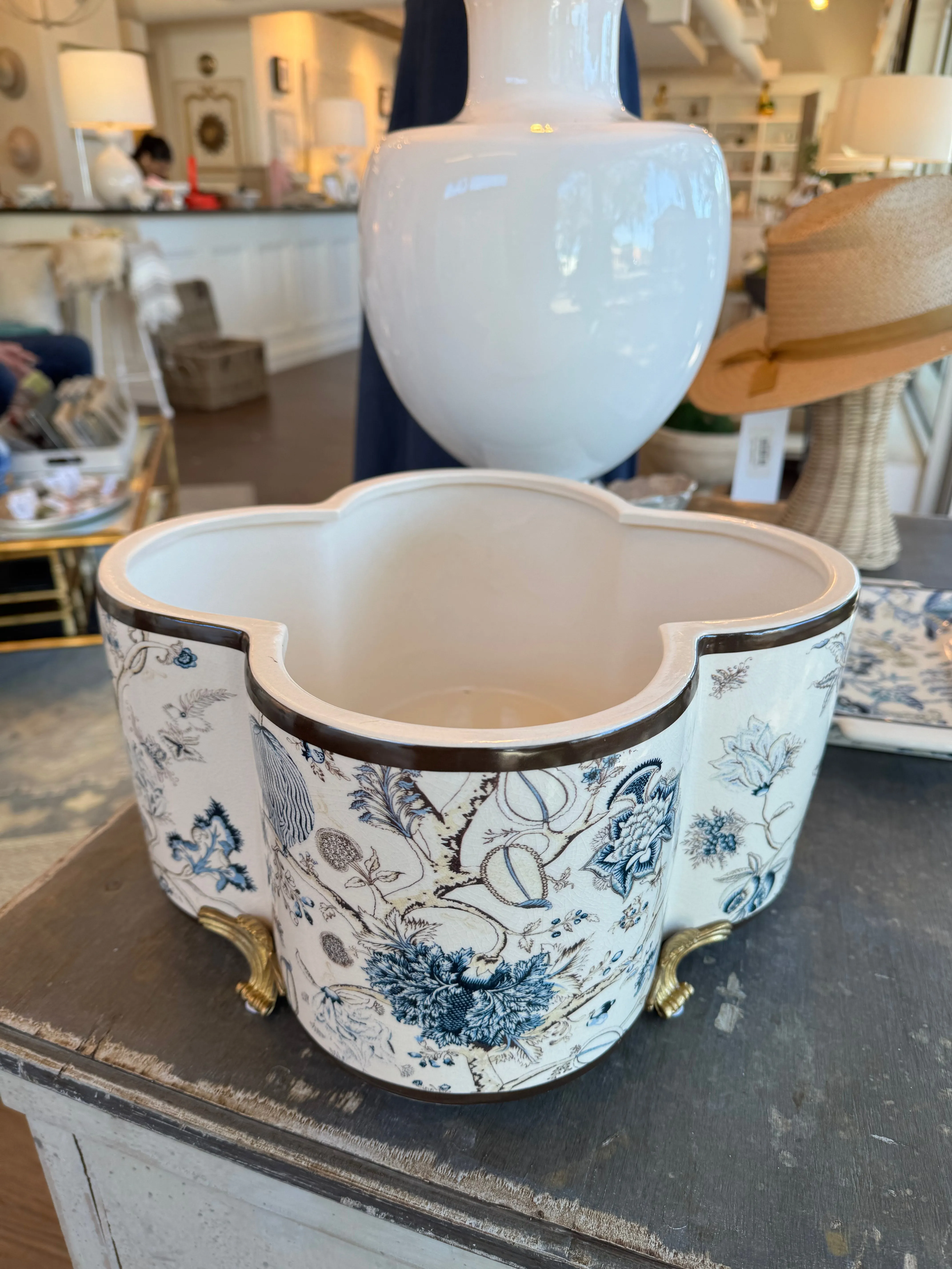 Pondicherry Quatrefoil Planter