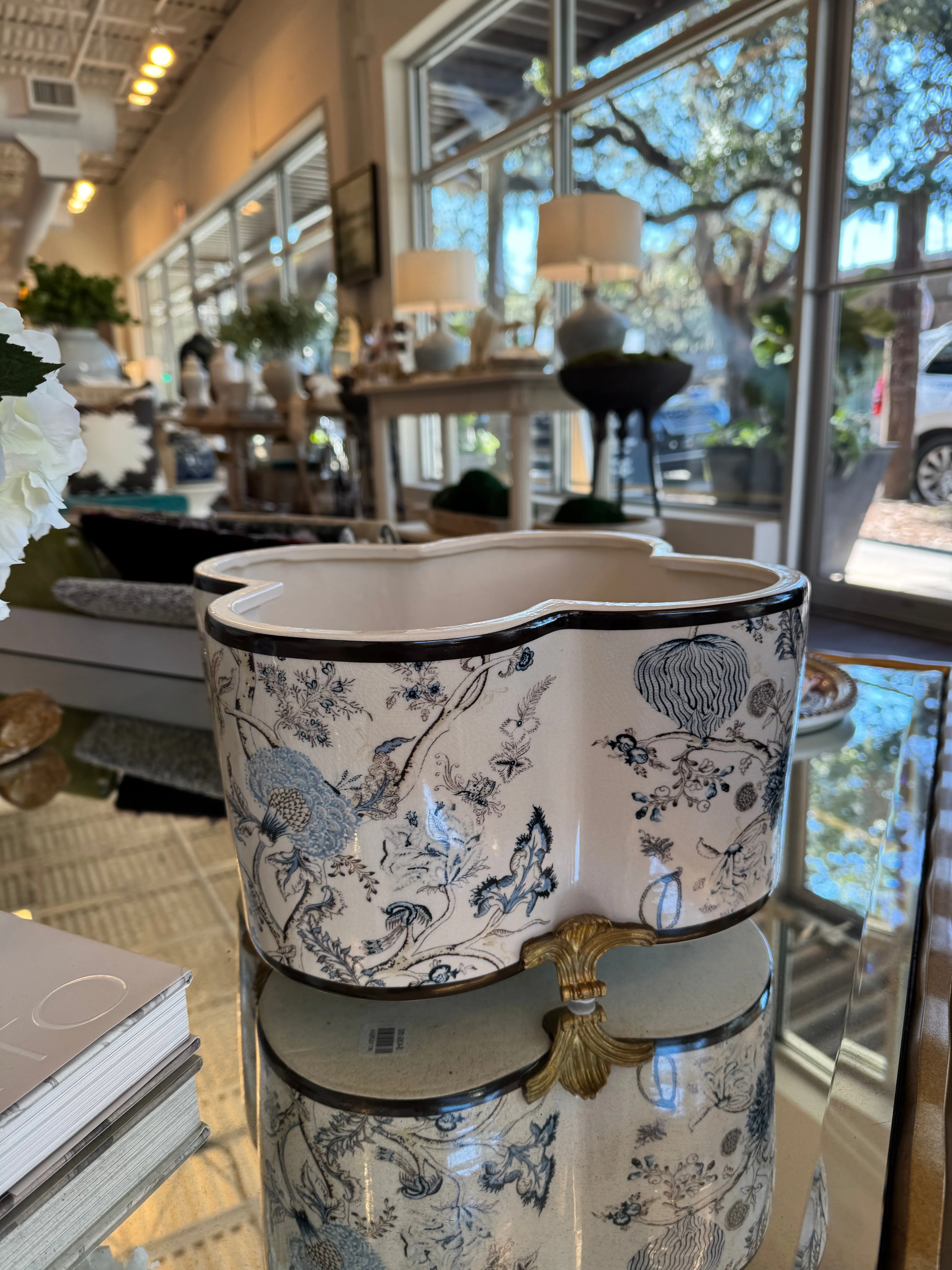 Pondicherry Quatrefoil Planter