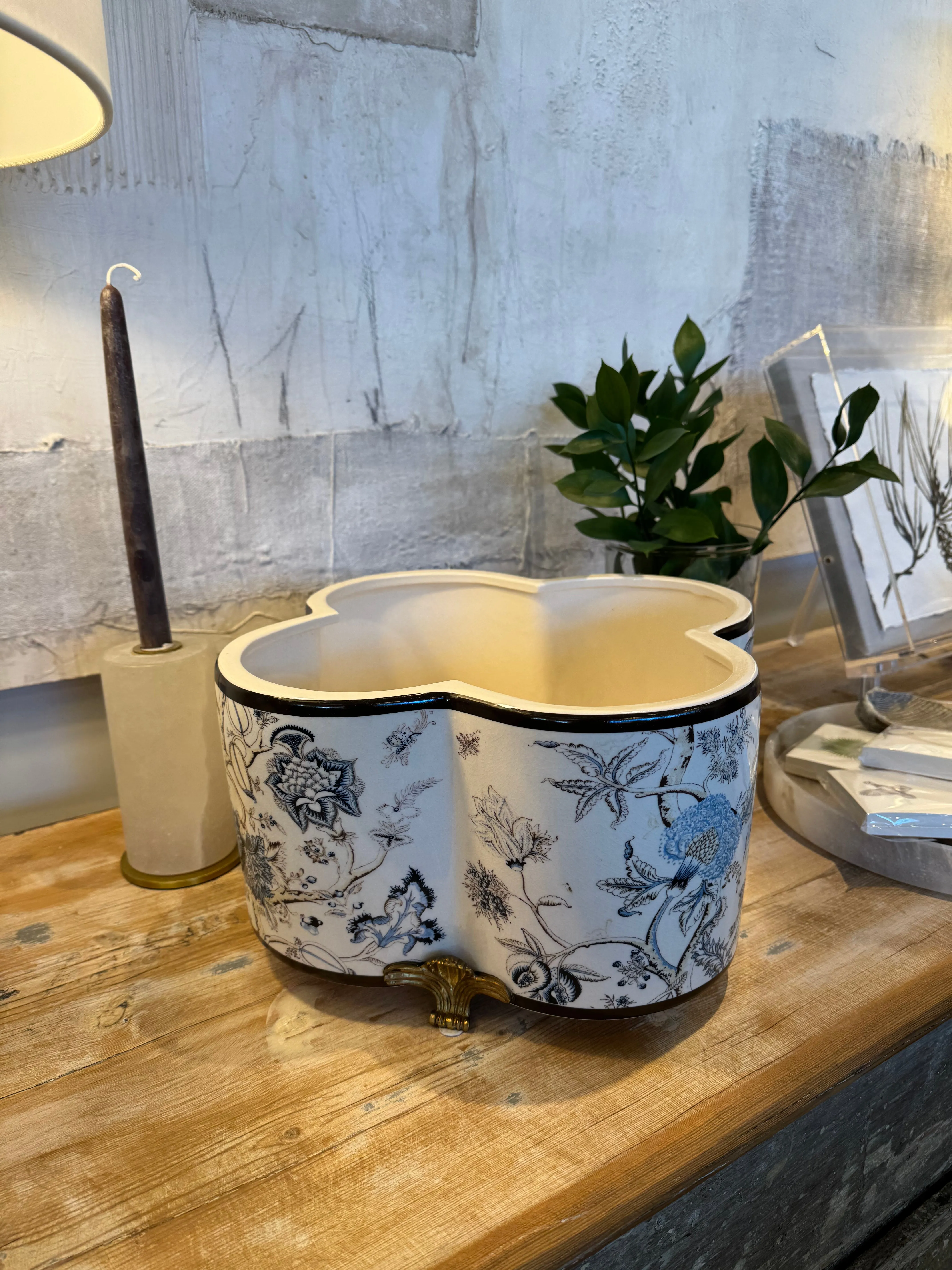 Pondicherry Quatrefoil Planter