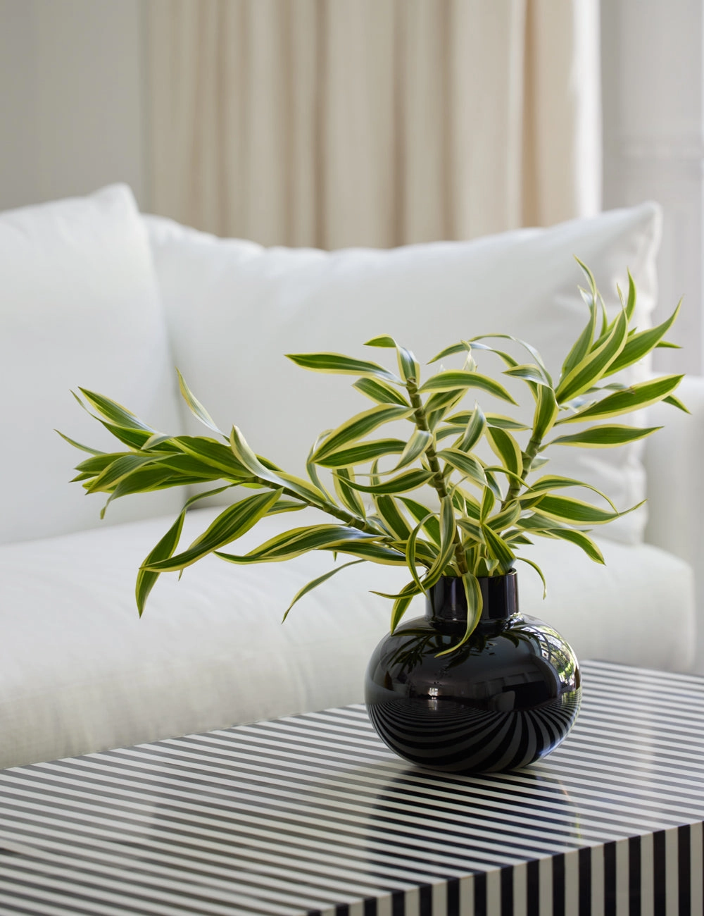 Sagen Vase