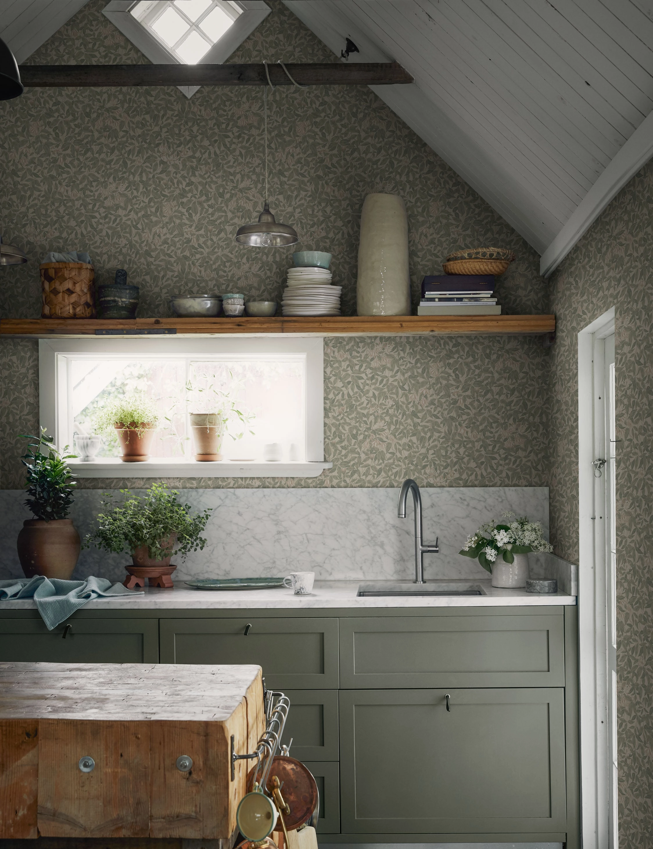 Scalamandre Linnea Wallpaper by Sandberg