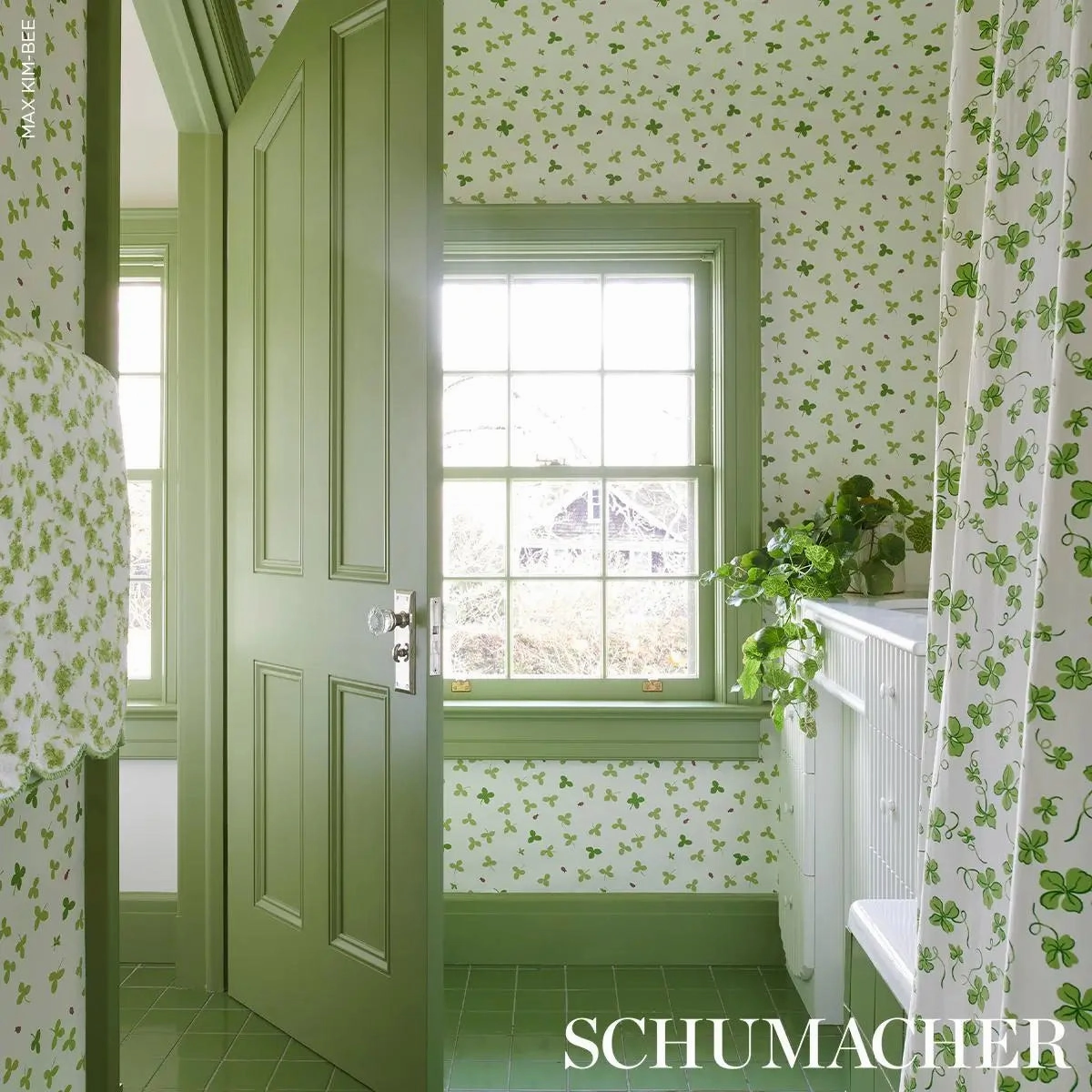 Schumacher Celia Clover Wallpaper