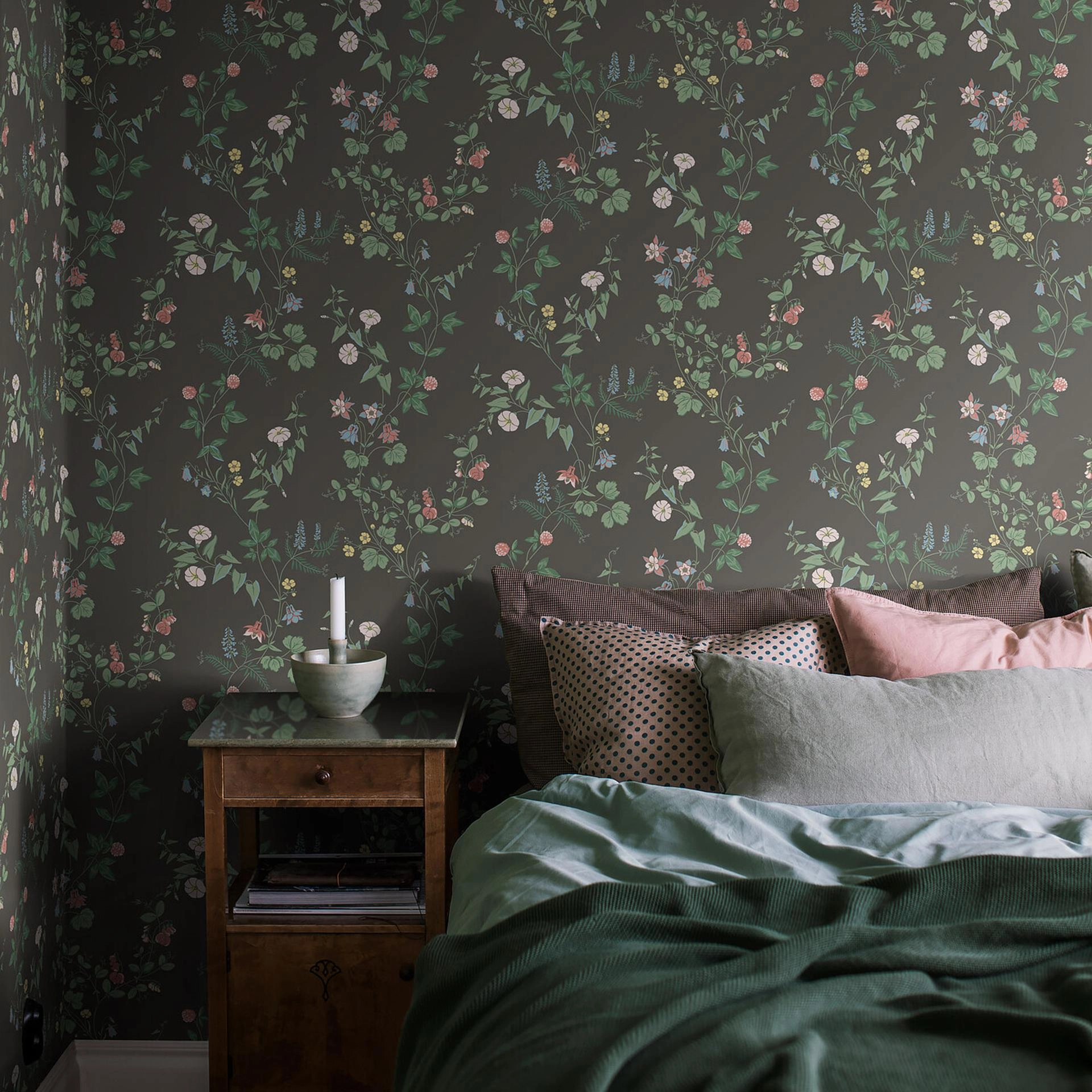 Schumacher Midsummers Eve Print Wallpaper 