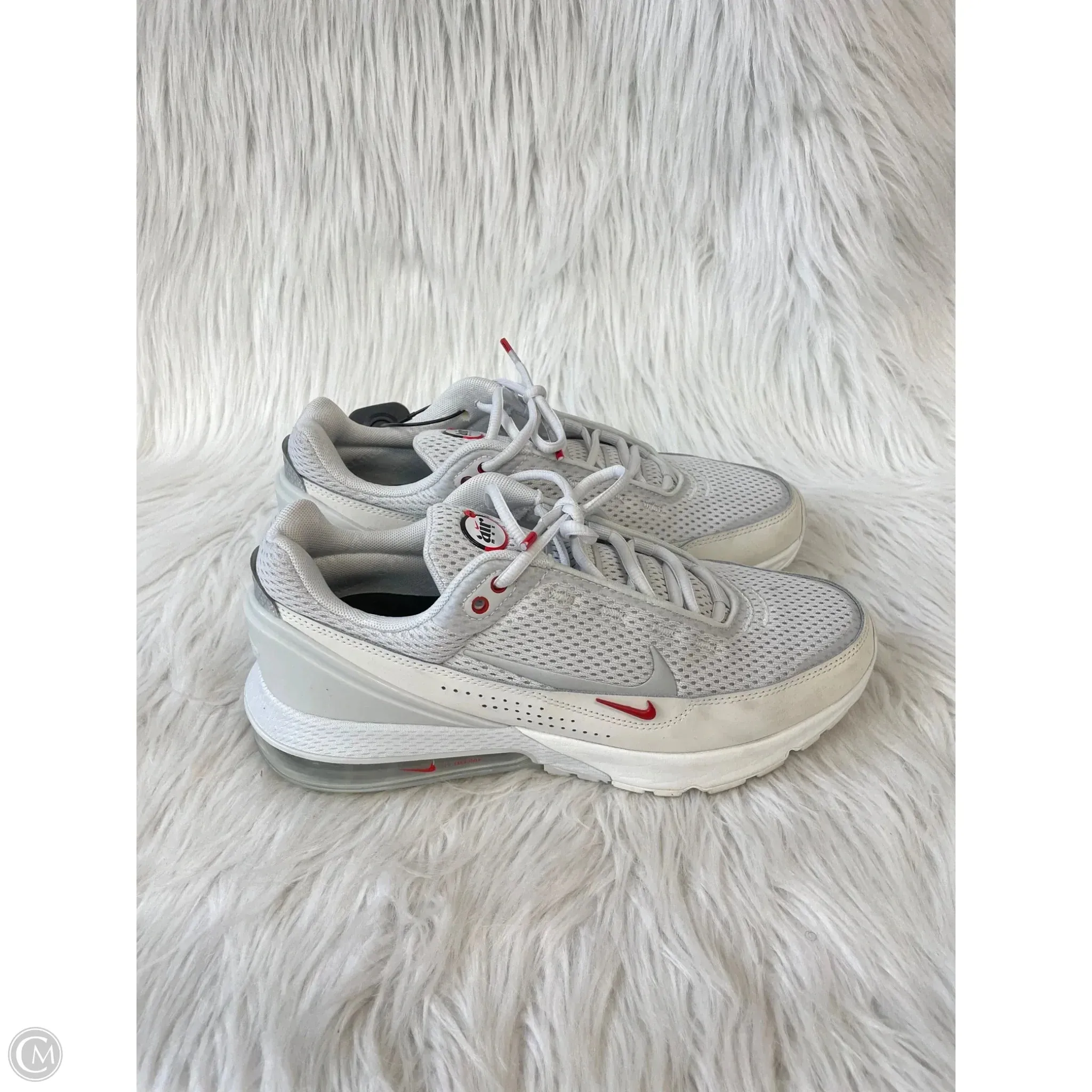 Shoes Sneakers By Nike In Grey, Size: 9