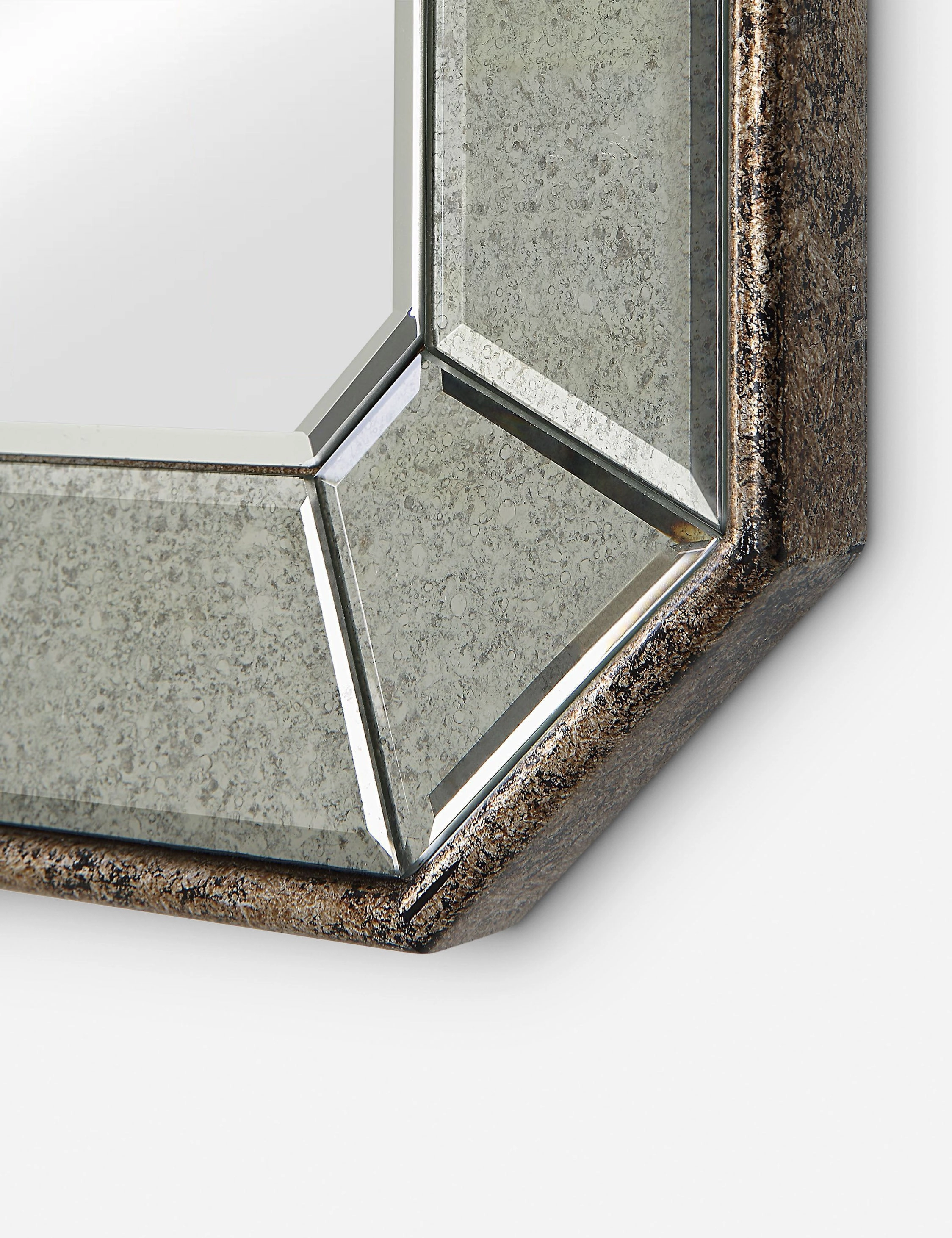 Shuri Mirror