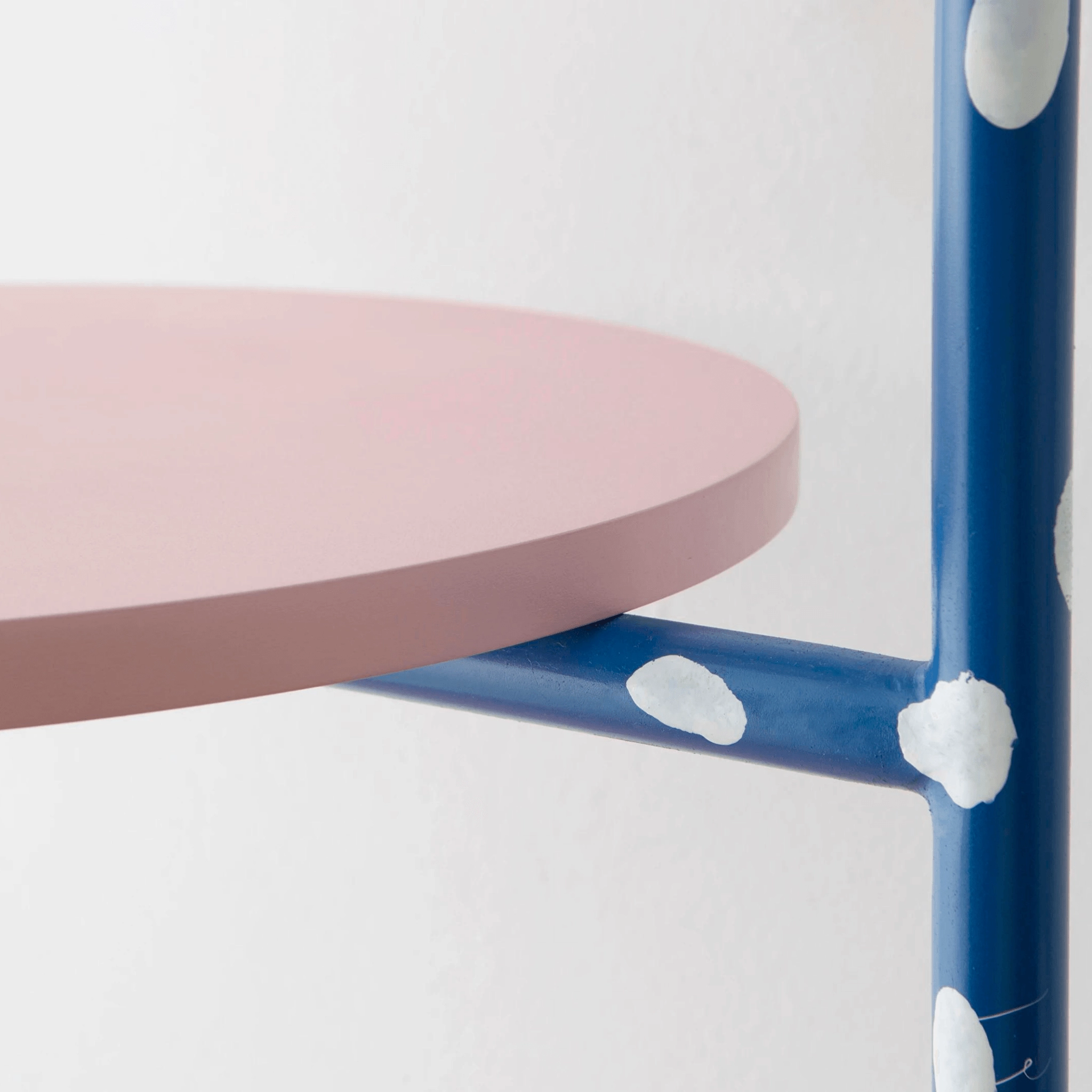 Teteia Contemporary Wall Shelf
