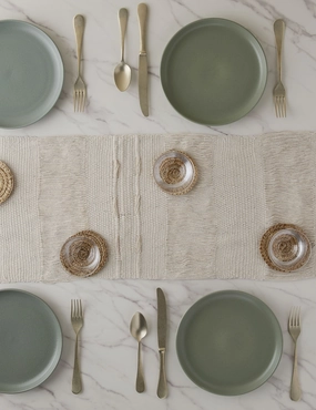 Threads Table Runner by Tallo de Olivo 