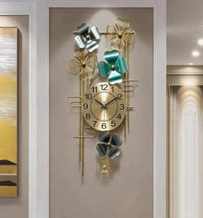 TINY WALL CLOCK 