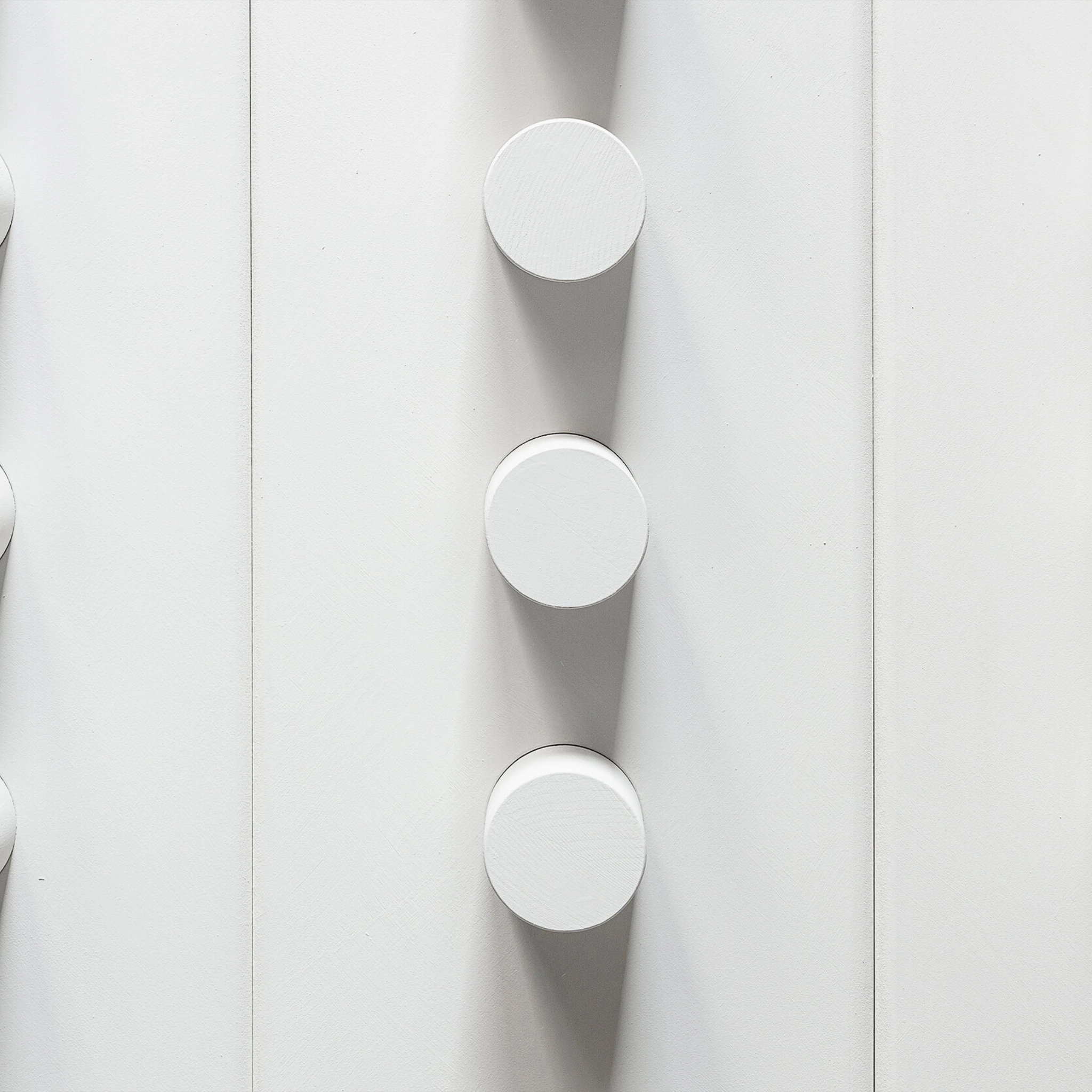 White Shadow, Peg Panel Expanse